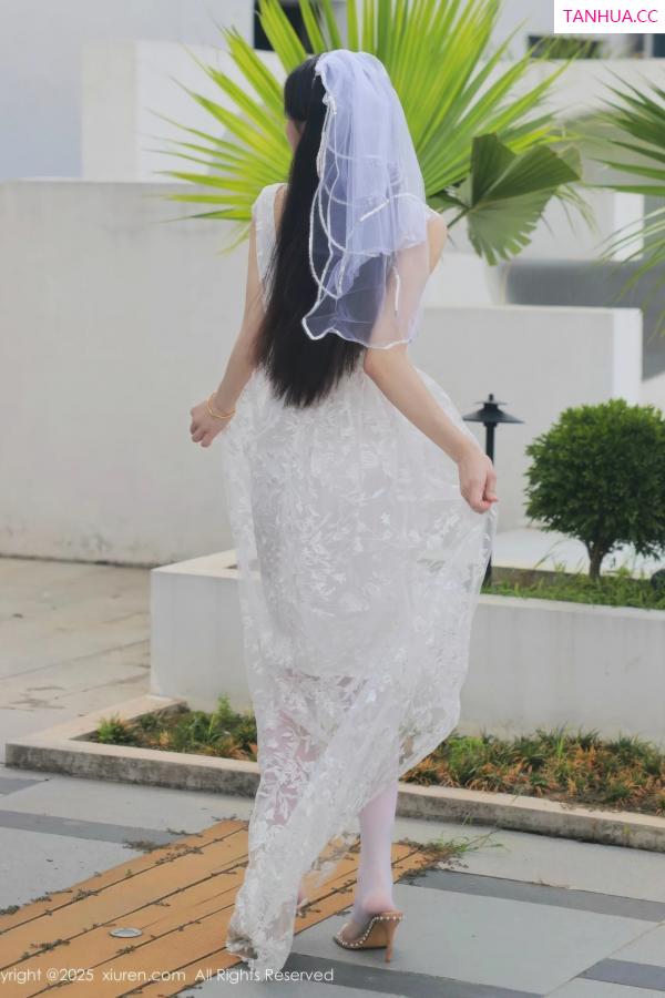   [XiuRen]高清写真图 2025.08.18 No.10661 梨霜儿 白色婚纱第13张图片